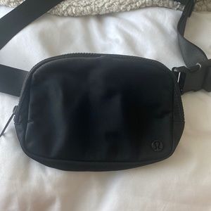lululemon everywhere belt bag